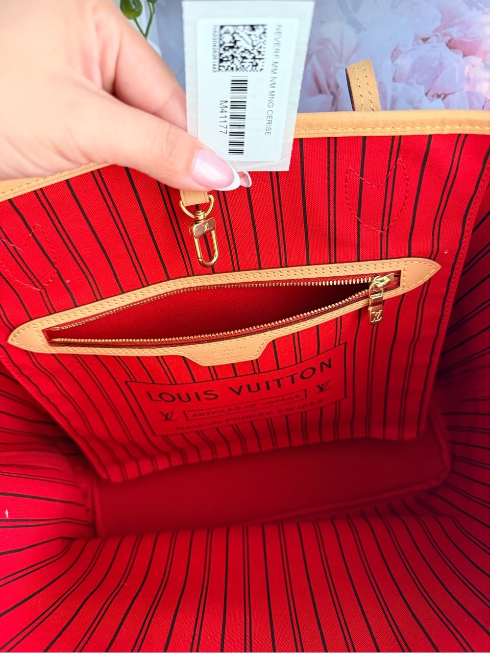 Louis Vuitton Monogram Canvas Neverfull Tote with Natural Vachetta Trim - Picture 6 of 6